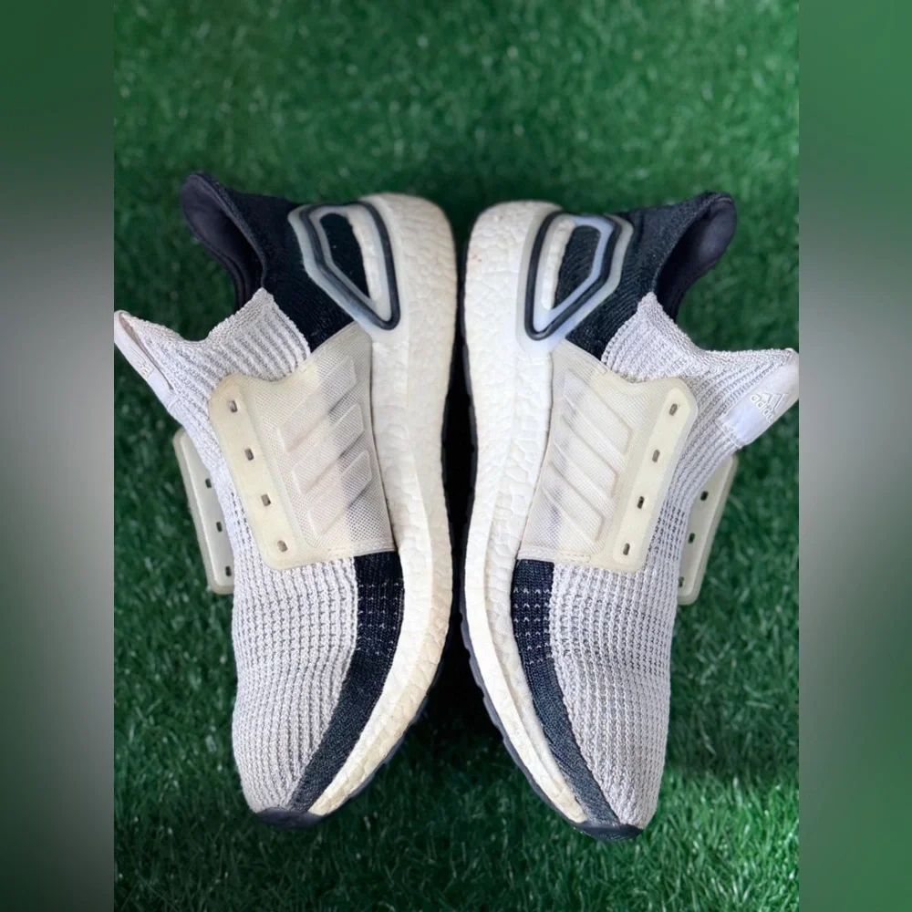 Adidas Ultra Boost 2019
Panda Men’s Size 8‎